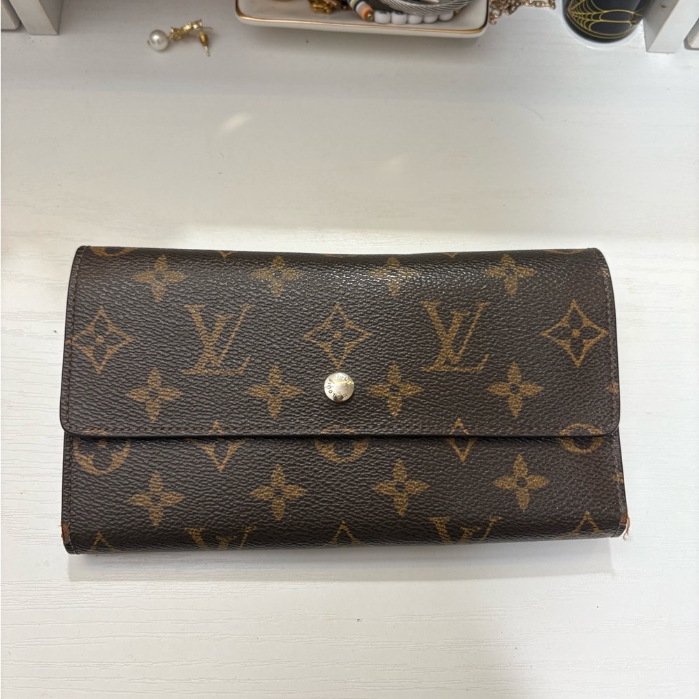 Louis Vuitton Brown Monogram Clutch